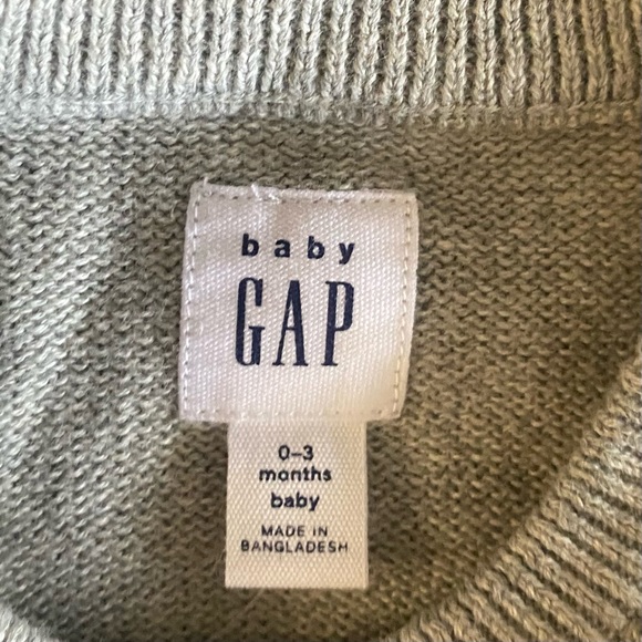 NWT Baby Gap Bear Heart Ruffle Pullover Sweater 0-3 months + bag - Picture 3 of 5